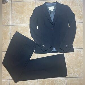 Women’s Banana Republic suit jacket and pants set
